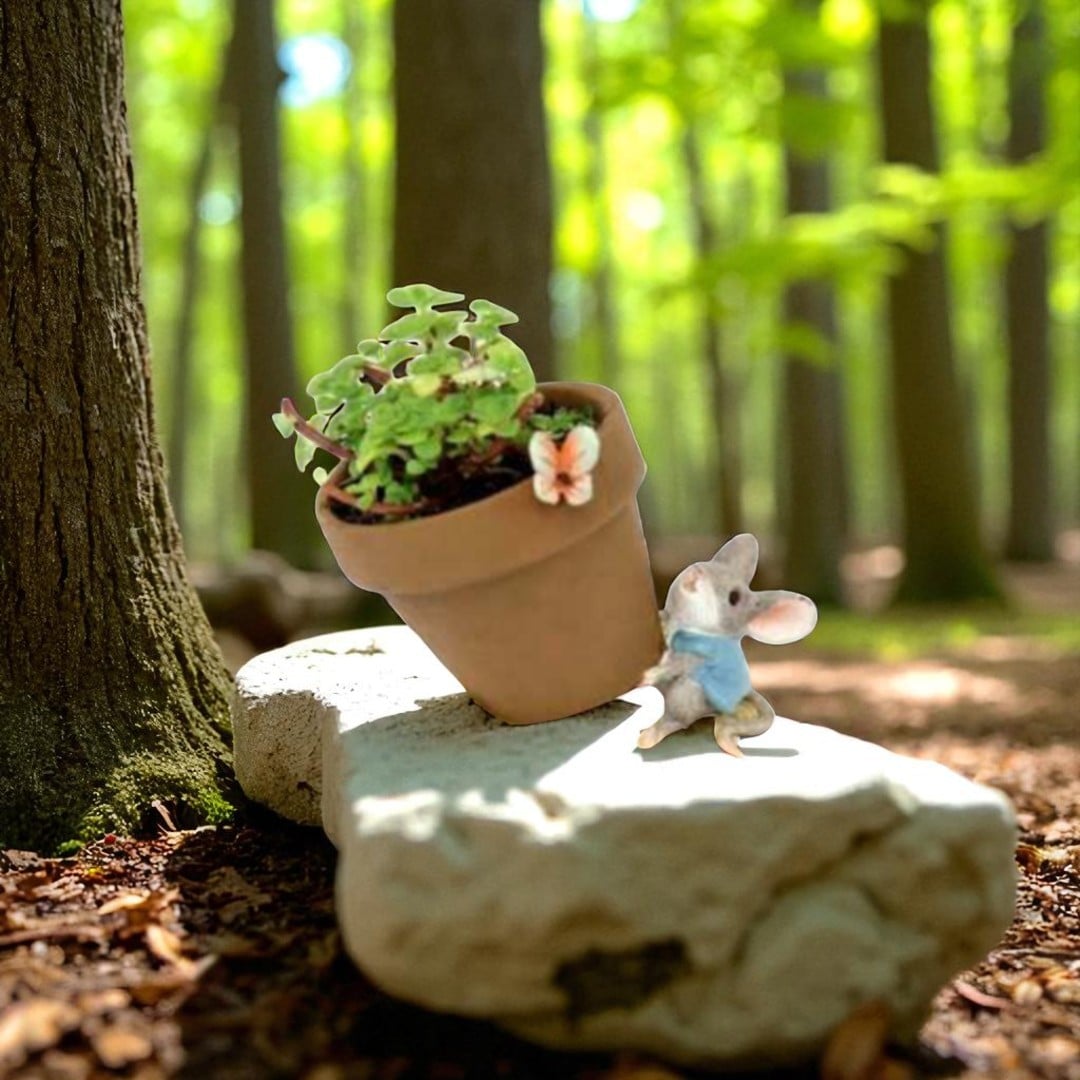 Mouse Lifing Pot Planter - Sproutwell Decor